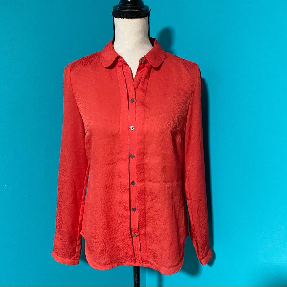 Ann Taylor 2 Red Subtle Snakeskin Long Sleeve Button Down Top